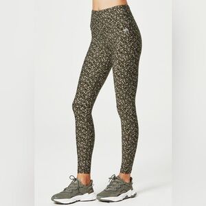 RUNNING BAREFIGHT CLUB FL TIGHT MADELEINE DARK GREEN BACKGRAUND Size 4/6